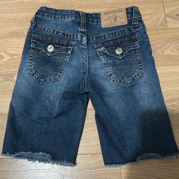 True religions boys shorts size 8 - Picture 1 of 5